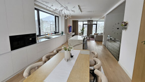 Voľná dispozícia kuchyňa a obývačka