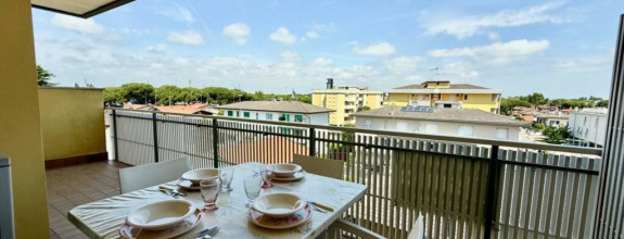 PREDANÉ! Svetlý 2-izb. apartmán s veľkou terasou a parkovaním v Taliansku Bibione