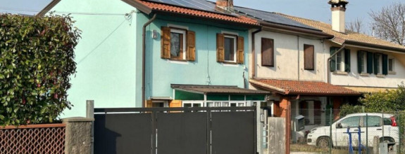 BYTOČ RK - krajný 4-izb. RD s veľkou záhradou v Taliansku neďaleko pobrežia - San Canzian d'Isonzo