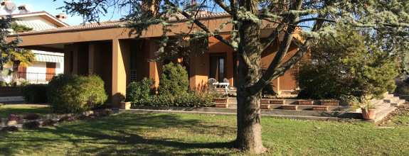 BYTOČ RK - samostatná 5-izb. vila so záhradou 4 500m2 v Taliansku neďaleko pobrežia - Fiumicello