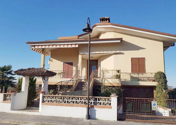 BYTOČ RK - samostatný RD v Taliansku neďaleko mora Belvedere (pri ostrove Grado)