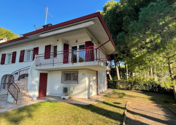 PREDANÉ! Radový 2-podl. 3-izb. RD v Taliansku - Lignano