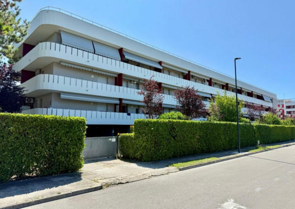 BYTOČ RK - svetlý 2-izb. apartmán s terasou a parkovaním v Taliansku Bibione