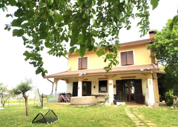 BYTOČ RK - 5-izb. RD v Taliansku neďaleko pobrežia - Gradisca d'Isonzo