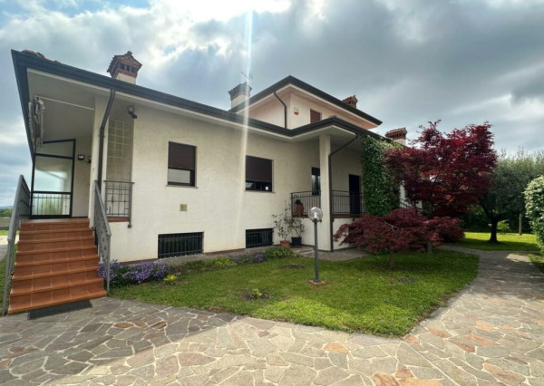 BYTOČ RK - samostatná vila s dvomi bytmi v Taliansku neďaleko pobrežia - Staranzano