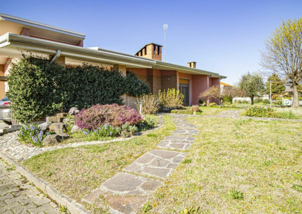 BYTOČ RK - samostatná 5-izb. vila v Taliansku neďaleko pobrežia - San Giorgio di Nogaro