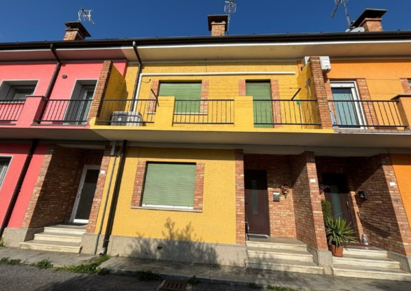 BYTOČ RK - 3-izb. radový RD s s terasou, loggiou a záhradkou v Taliansku - San Giorgio di Nogare