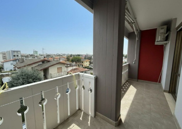 BYTOČ RK - Pekný 2-izb. apartmán s terasou a parkovaním iba 10 min. od pláže v Taliansku - Bibione