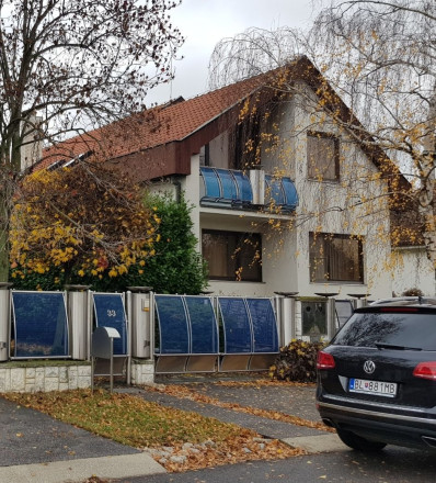 BYTOČ RK - Predaj priestranného RD s garážou na Mostnej ul. - BA-Vrakuňa