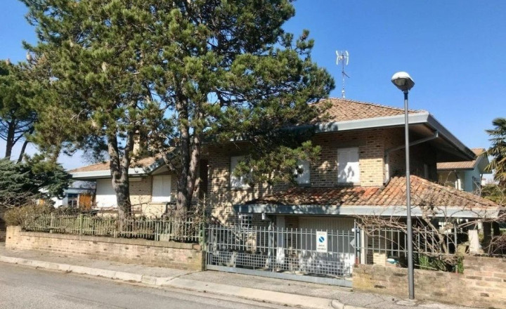 BYTOČ RK - samostatná 6,5-izb. vila s garážou a záhradou v Taliansku pri ostrove Grado - Aquileia! - fotografia 17