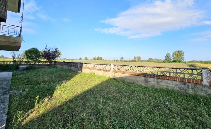 BYTOČ RK - samostatný RD v Taliansku neďaleko mora Belvedere (pri ostrove Grado) - fotografia 19