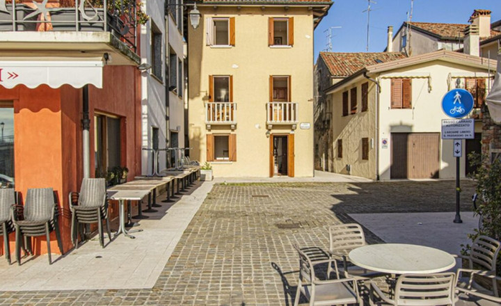 BYTOČ RK - 4-izb. mestský dom v Taliansku pri lagúne neďaleko letoviska Lignano - Marano Lagunare - fotografia 12