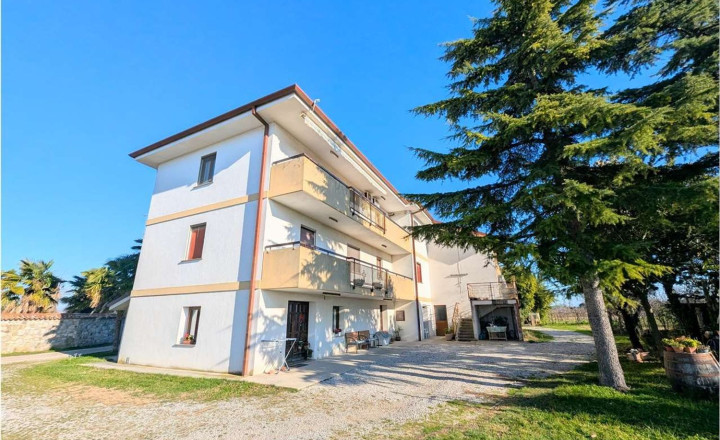 BYTOČ RK - Pekný 3-izb byt 122m2 s terasou, záhradou a parkovaním v Taliansku pri ostrove Grado - Fiumicello!
