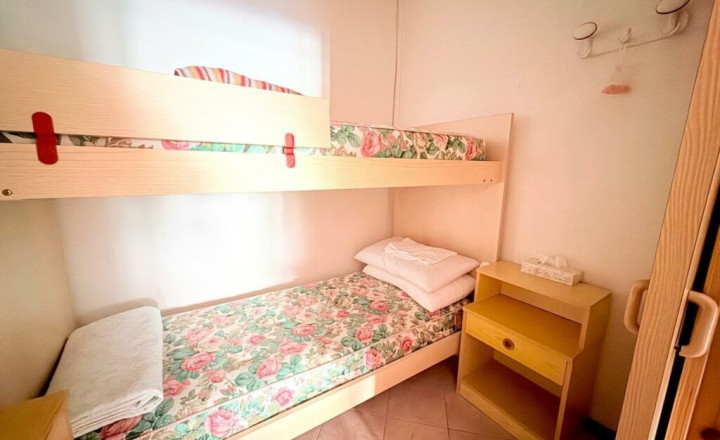BYTOČ RK -  svetlý apartmán s veľkou terasou a parkovaním v Taliansku - Bibione - fotografia 5