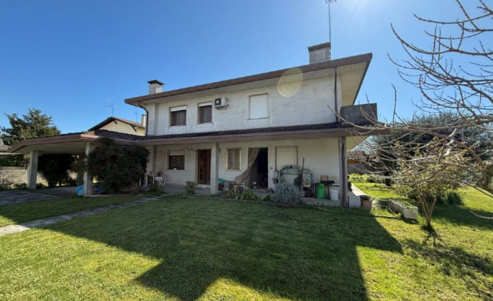 PREDANÉ! 4-izb. RD v Taliansku so záhradou 900m2 neďaleko pobrežia - San Michele al Tagliamento