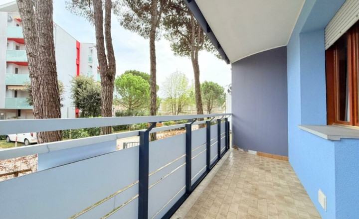 BYTOČ RK - Zrekonštruovaný 3-izb. apartmán s terasou a parkovaním v Taliansku - Bibione - fotografia 4