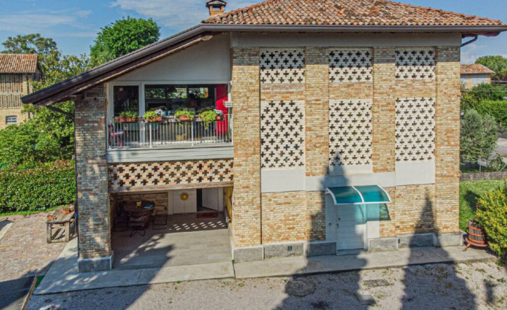 BYTOČ RK - krásna, zrekonštruovaná 5-izb. vila so záhradou v Taliansku - San Giorgio di Nogare
