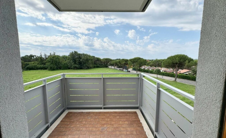 PREDANÉ! 3-izb. apartmán pri mori s veľkými terasami v Taliansku neďaleko Lignano - Aprilia Marittima - fotografia 10