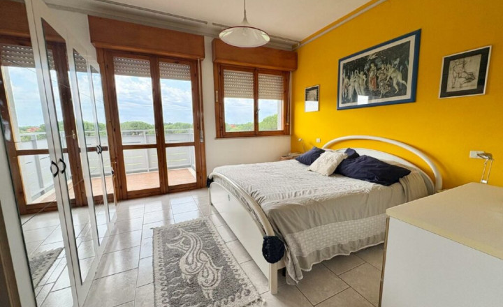 PREDANÉ! 3-izb. apartmán pri mori s veľkými terasami v Taliansku neďaleko Lignano - Aprilia Marittima - fotografia 8