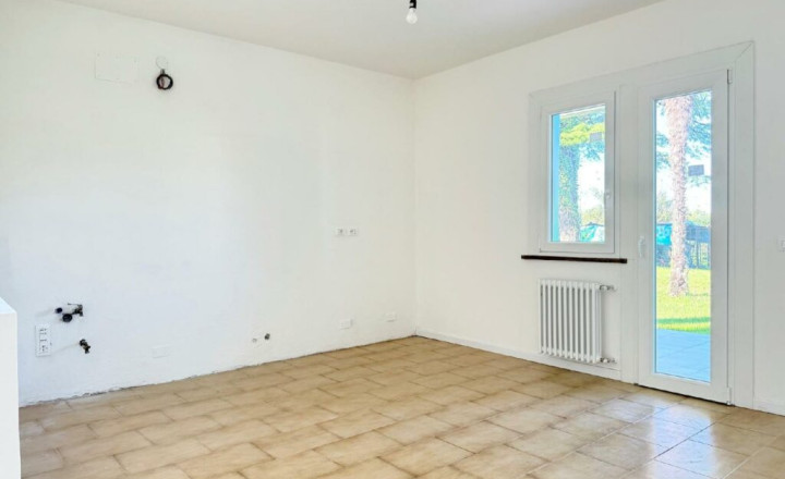BYTOČ RK - 4-izb. RD so záhradou v Taliansku neďaleko pobrežia - Palazzolo dello Stella - fotografia 9