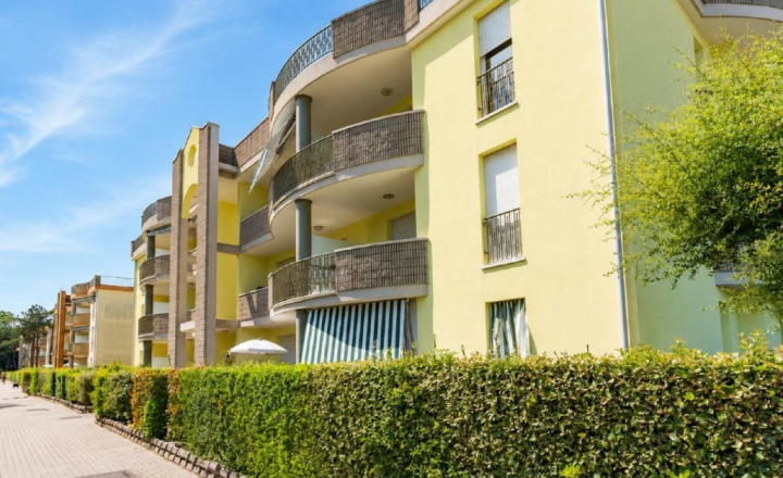 BYTOČ RK - Pekný 2-izb. apartmán s terasou a parkovaním 500m od pláže v Taliansku - Bibione - fotografia 8