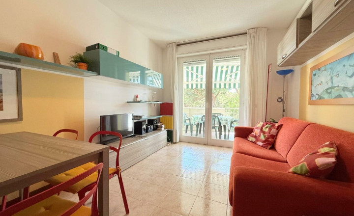 BYTOČ RK - Pekný 2-izb. apartmán s terasou a parkovaním 500m od pláže v Taliansku - Bibione - fotografia 3