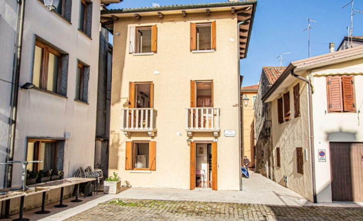 BYTOČ RK - 4-izb. mestský dom v Taliansku pri lagúne neďaleko letoviska Lignano - Marano Lagunare