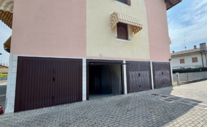 BYTOČ RK - 5-izb. mezonet 123m2 s terasou, garážou a parkovaním v Taliansku neďaleko pobrežia  - Terzo d'Aquileia - fotografia 12