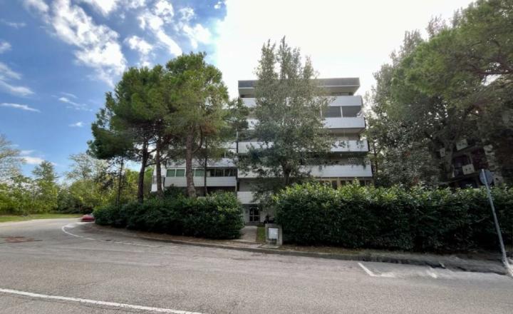 BYTOČ RK - 3-izb. byt 83m2 s 2x terasou a parkovaním v Taliansku na ostrove Grado - Pineta - fotografia 1