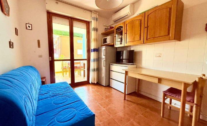 BYTOČ RK - Pekný 2-izb. apartmán s terasou a parkovaním 300m od pláže v Taliansku - Bibione - fotografia 2
