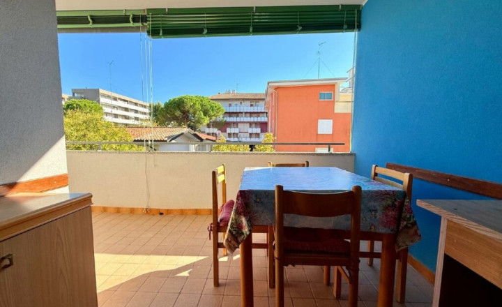 BYTOČ RK - Pekný 2-izb. apartmán s terasou a parkovaním 300m od pláže v Taliansku - Bibione