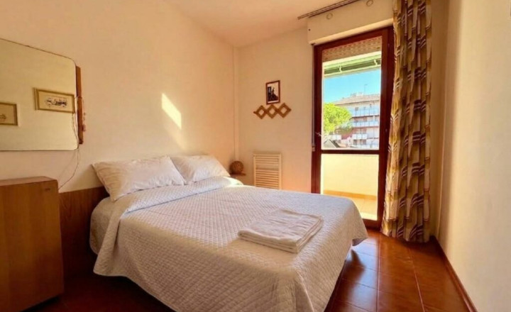 BYTOČ RK - Pekný 2-izb. apartmán s terasou a parkovaním 300m od pláže v Taliansku - Bibione - fotografia 5