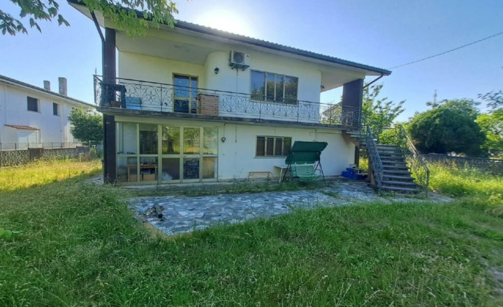 BYTOČ RK - 6-izb. RD so záhradou v Taliansku neďaleko pobrežia - Muzzana del Turgnano