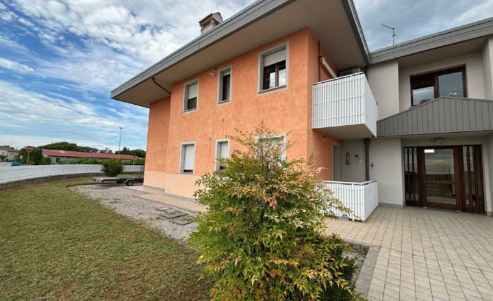 BYTOČ RK -  veľký 3-izb byt 91m2 s terasou, garážou v Taliansku neďaleko pobrežia - Torviscosa - fotografia 6
