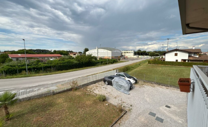 BYTOČ RK -  veľký 3-izb byt 91m2 s terasou, garážou v Taliansku neďaleko pobrežia - Torviscosa - fotografia 7