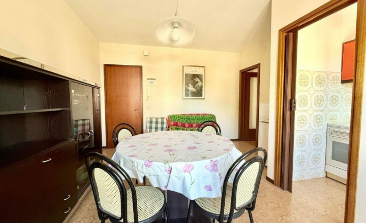 BYTOČ RK -  3-izb. apartmán s terasou a parkovaním neďaleko pláže v Taliansku - Lignano Riviera - fotografia 1