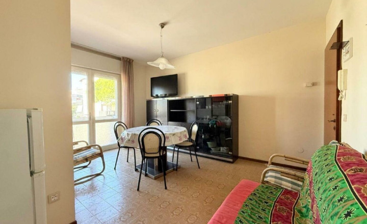 BYTOČ RK -  3-izb. apartmán s terasou a parkovaním neďaleko pláže v Taliansku - Lignano Riviera - fotografia 2