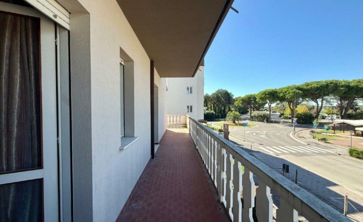 BYTOČ RK -  3-izb. apartmán s terasou a parkovaním neďaleko pláže v Taliansku - Lignano Riviera - fotografia 4