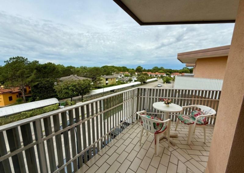 PREDANÉ! Svetlý 2-izb. apartmán s veľkou terasou v Taliansku Bibione